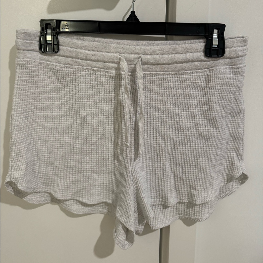 TNA Aritizia comfort shorts